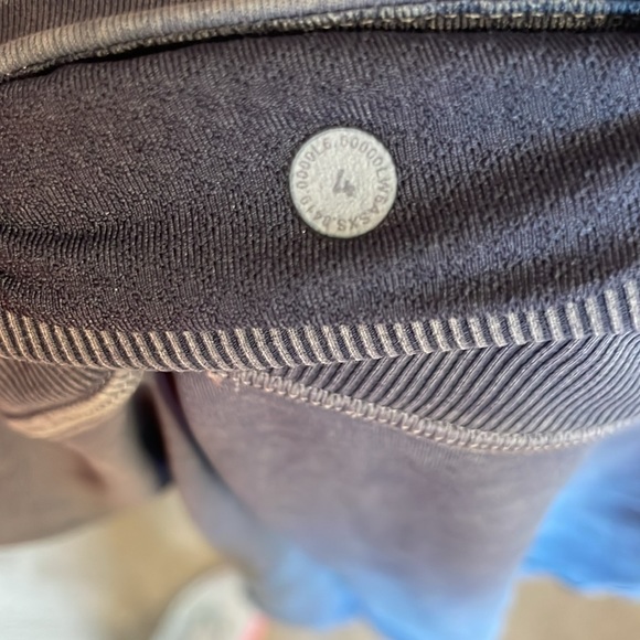 NWOT Lululemon blue/grey jogger style leggings size 4 - Picture 6 of 6